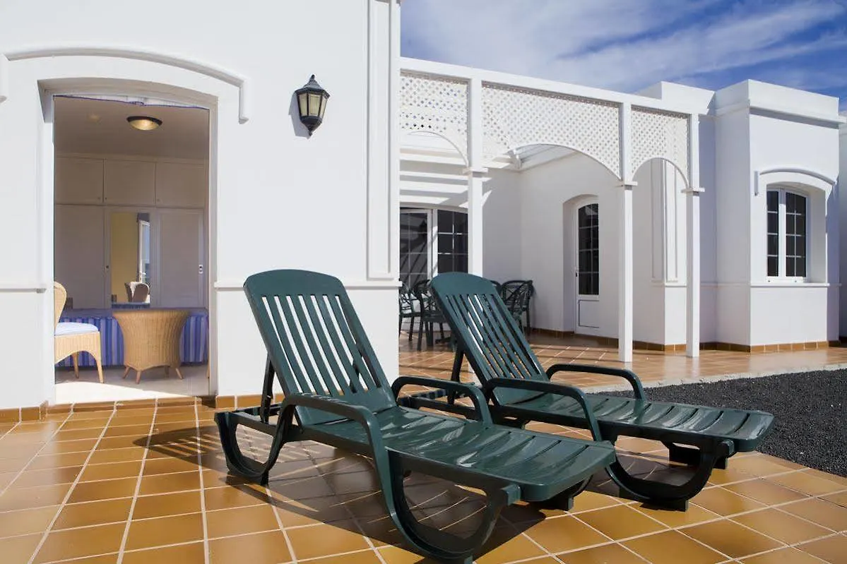 Apartamentos Livvo Coloradamar Playa Blanca  Aparthotel