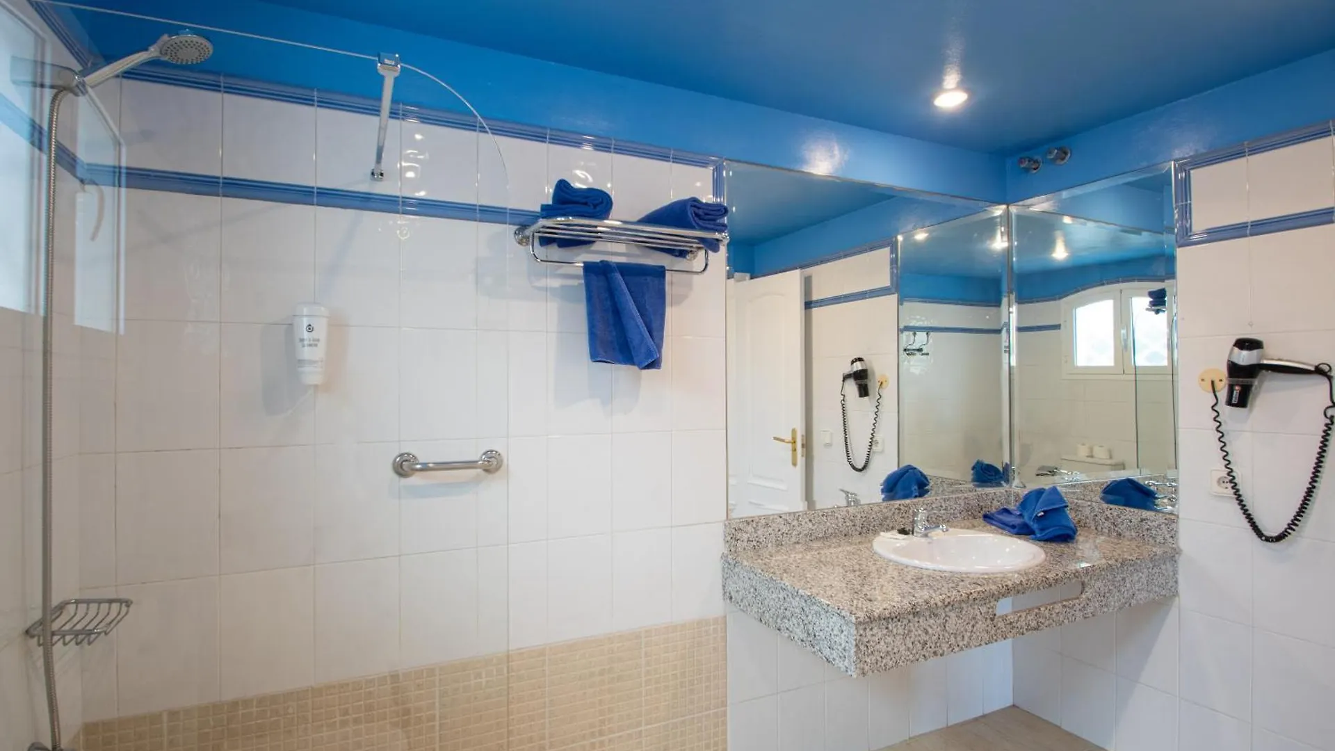 **** Lejlighedshotel Apartamentos Livvo Coloradamar Playa Blanca  Spanien