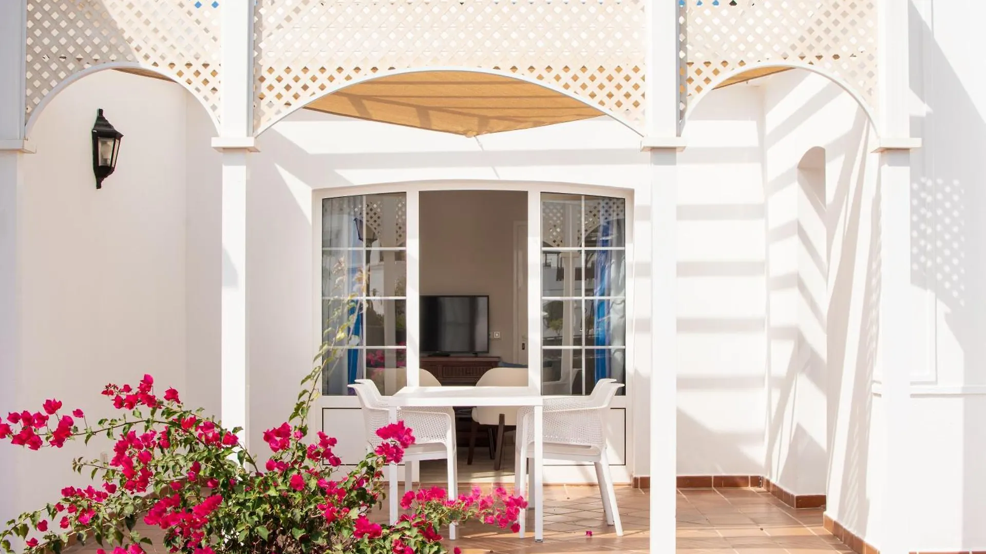Apartamentos Livvo Coloradamar Playa Blanca