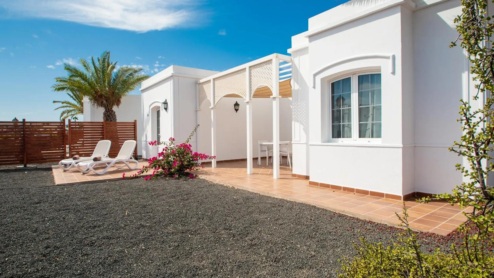 Aparthotel Apartamentos Livvo Coloradamar Playa Blanca