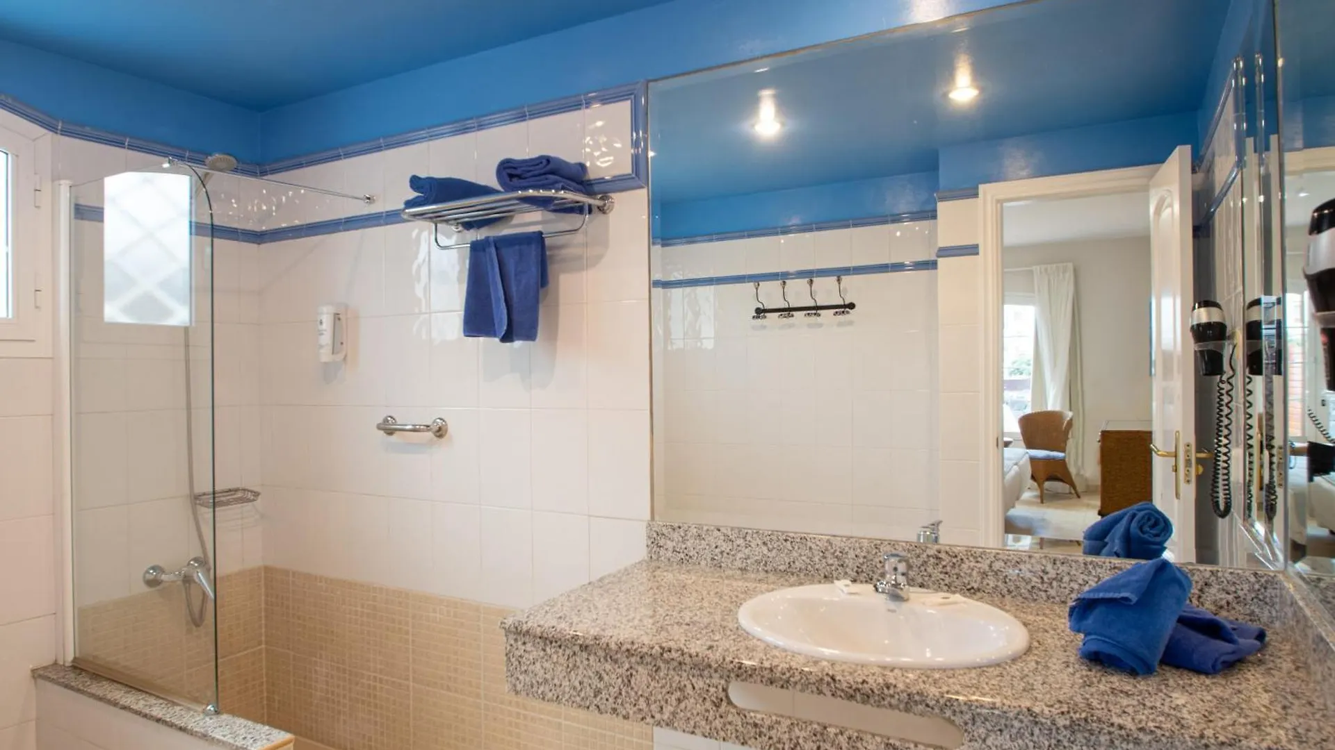Aparthotel Apartamentos Livvo Coloradamar Playa Blanca