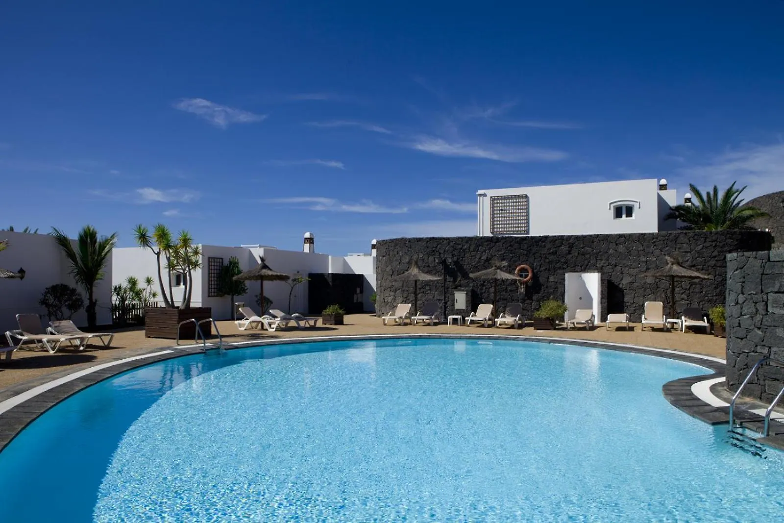 Apartamentos Livvo Coloradamar Playa Blanca  Aparthotel