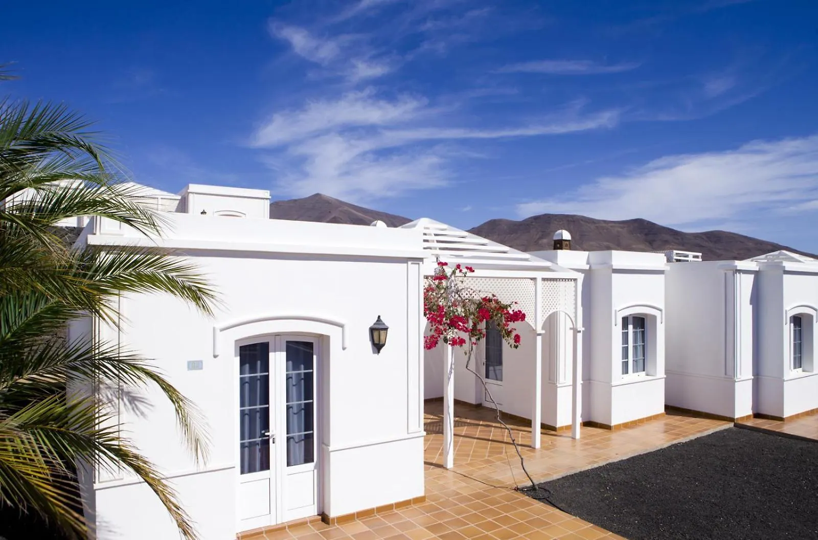 Apartamentos Livvo Coloradamar Playa Blanca  Aparthotel