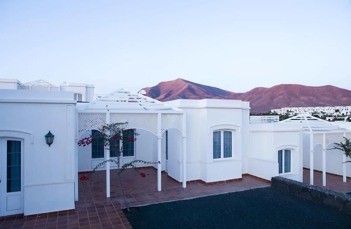 Apartamentos Livvo Coloradamar Playa Blanca  Aparthotel Playa Blanca (Lanzarote)